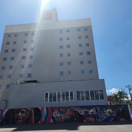 Ibis Montes Claros Shopping Hotell Exteriör bild