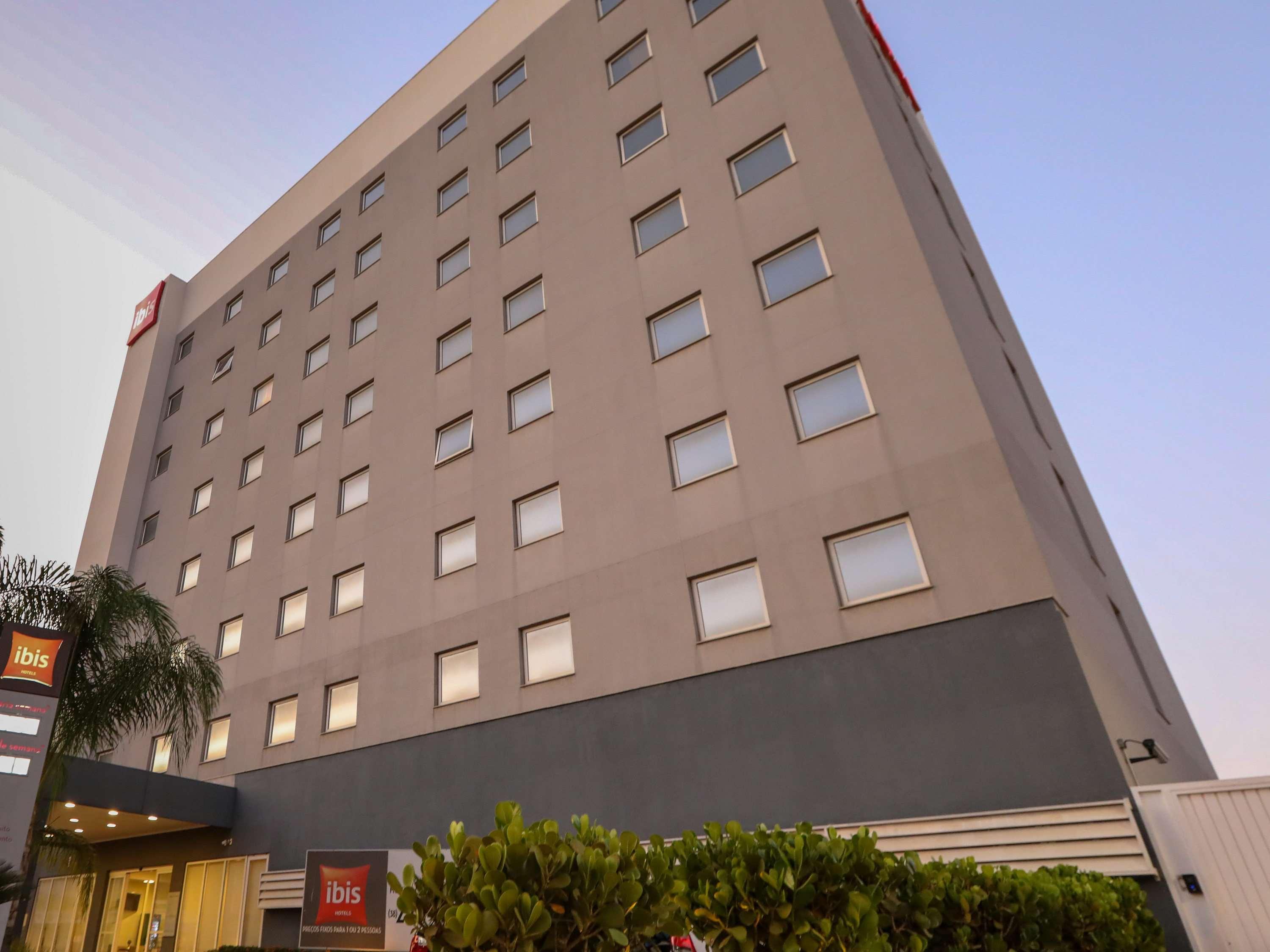 Ibis Montes Claros Shopping Hotell Exteriör bild