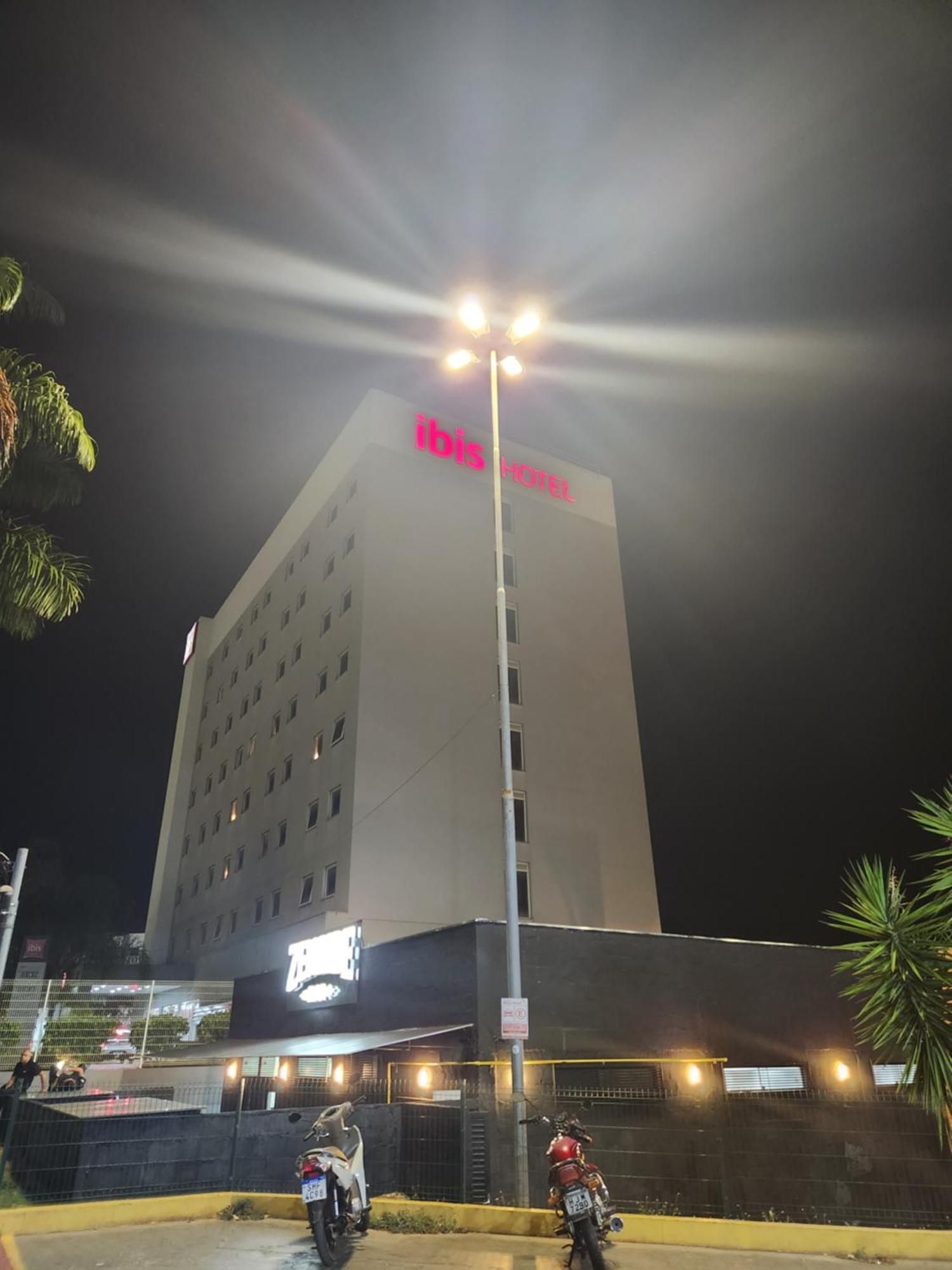 Ibis Montes Claros Shopping Hotell Exteriör bild