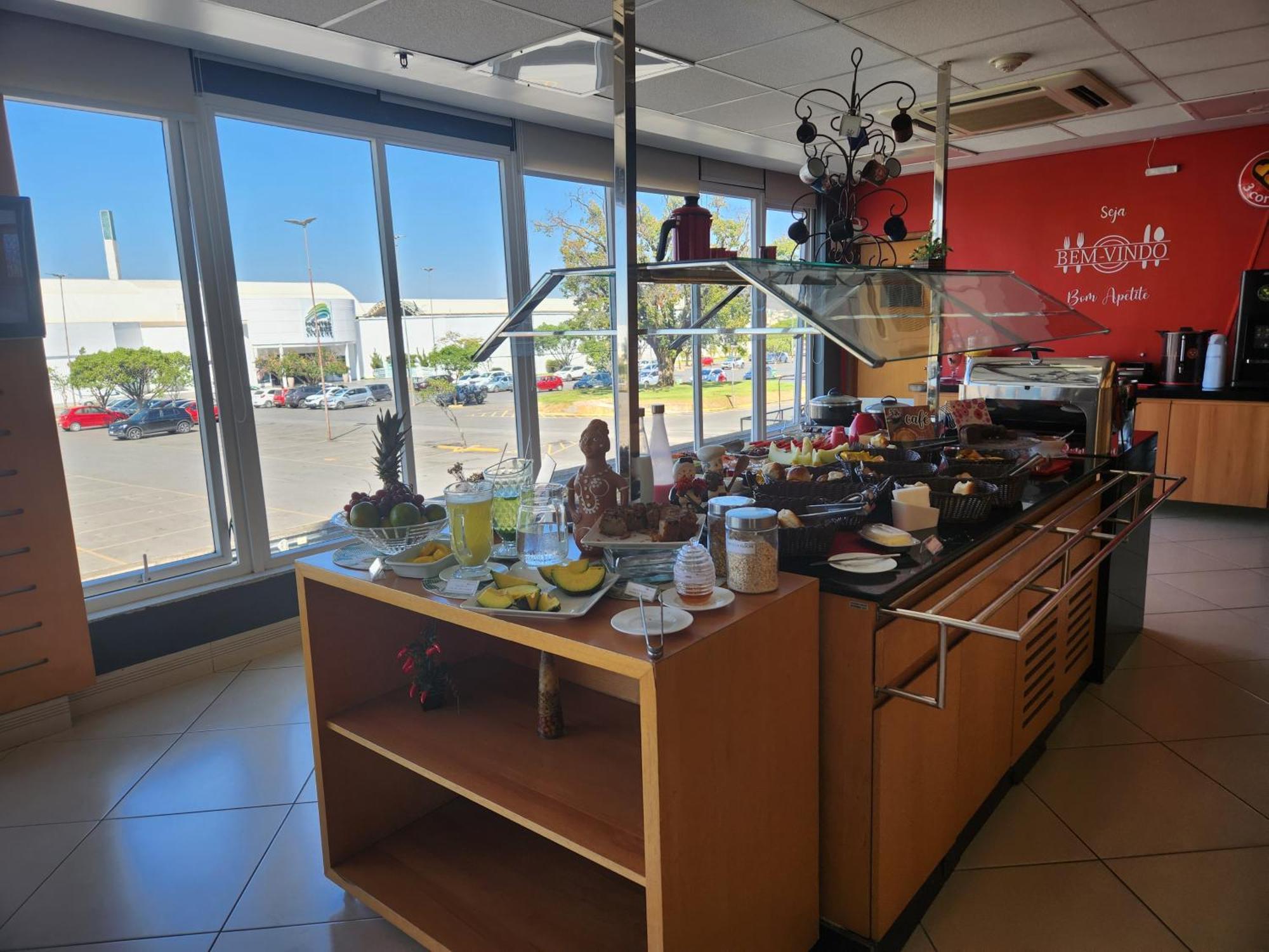 Ibis Montes Claros Shopping Hotell Exteriör bild