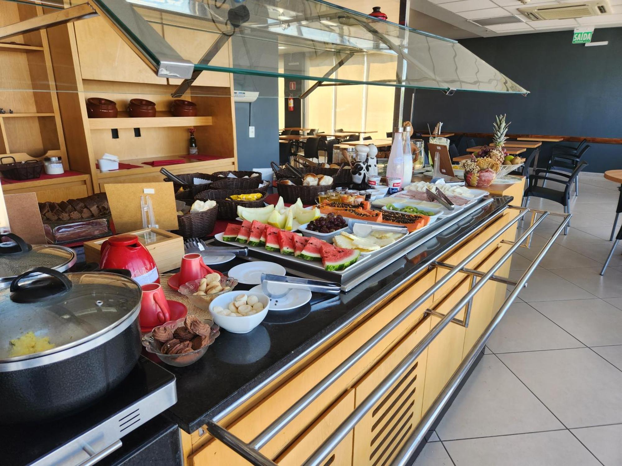 Ibis Montes Claros Shopping Hotell Exteriör bild